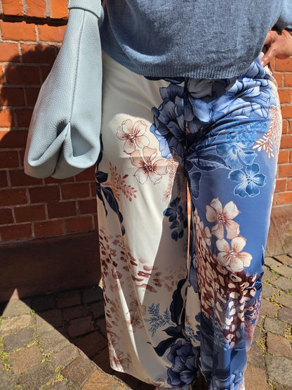 Wide Leg Hose Flower