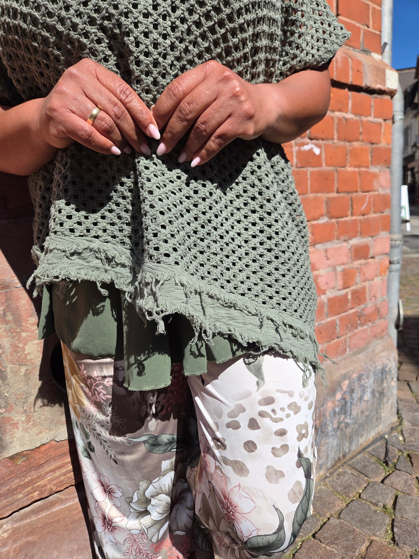 Wide Leg Hose Flower