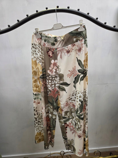 Wide Leg Hose Flower